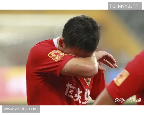 追逐绿茵梦想的足球球星用汗水与坚持书写永不放弃的人生传奇